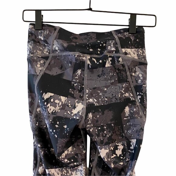 Under Armour Heat Gear Womens Fly Fast Printed Capri Pants Black Small NEW - Picture 7 of 10